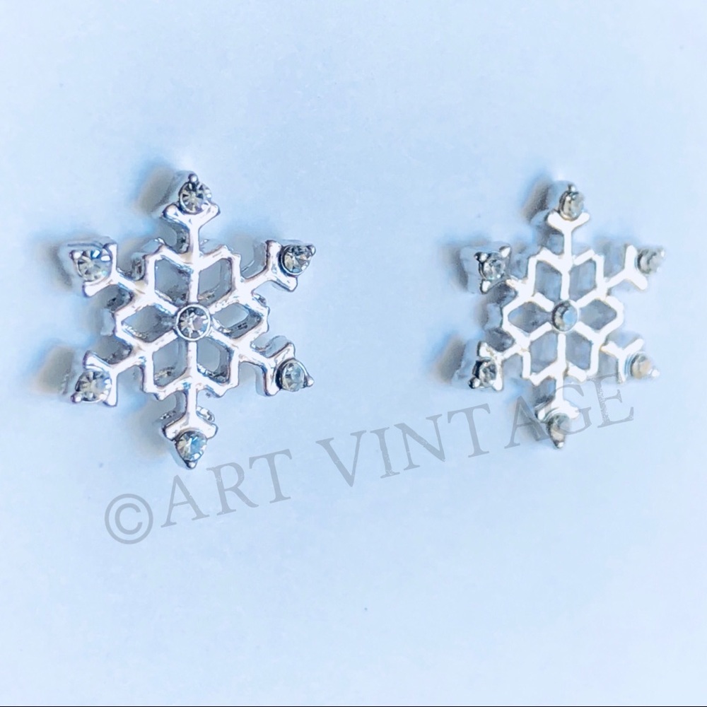 Holiday Christmas Silver Snowflake Stud Earrings Winter Snow Women's Jewelry